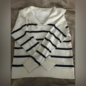 GAP sweater